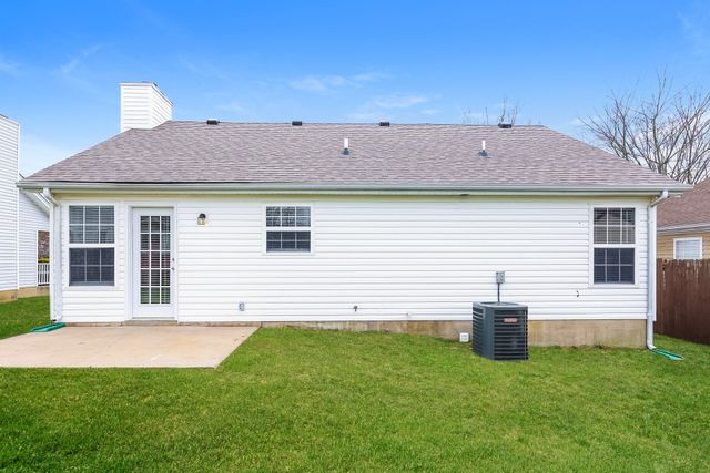 703 Lou Gehrig Cir, La Vergne, TN 37086