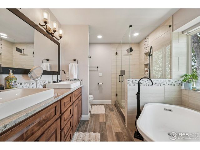 1041 Wisteria Dr, Loveland, CO 80538