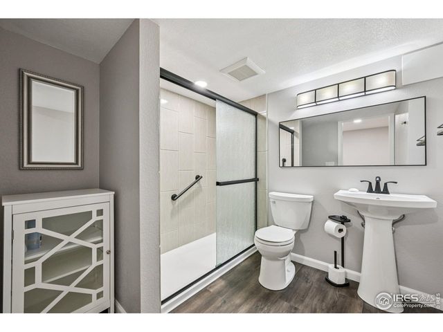 1041 Wisteria Dr, Loveland, CO 80538