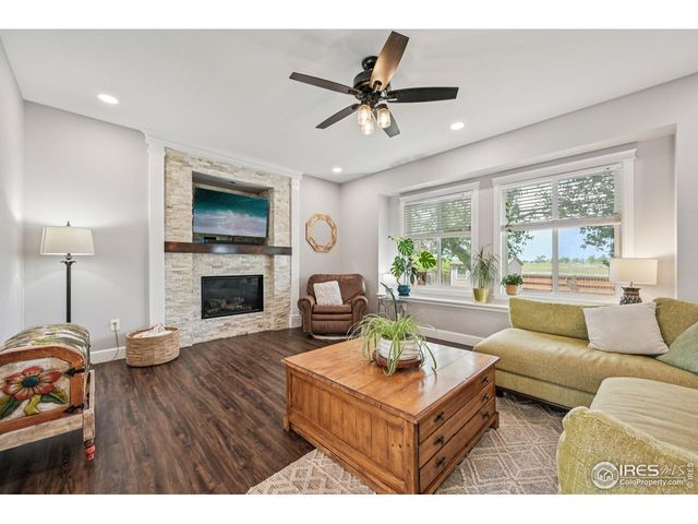 1041 Wisteria Dr, Loveland, CO 80538