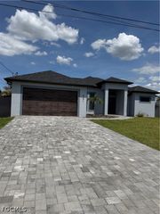 221 SW 25th AVE, Cape Coral, FL 33991