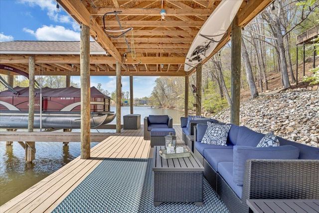 1055 REDBUD LN, Moneta, VA 24121