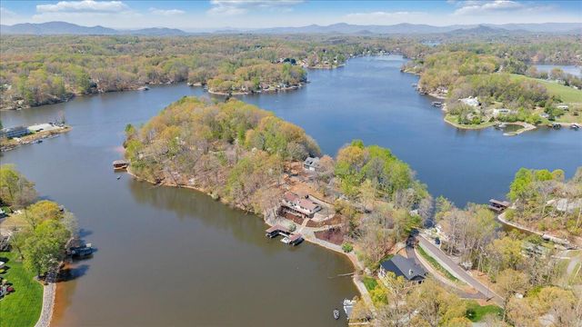 1055 REDBUD LN, Moneta, VA 24121