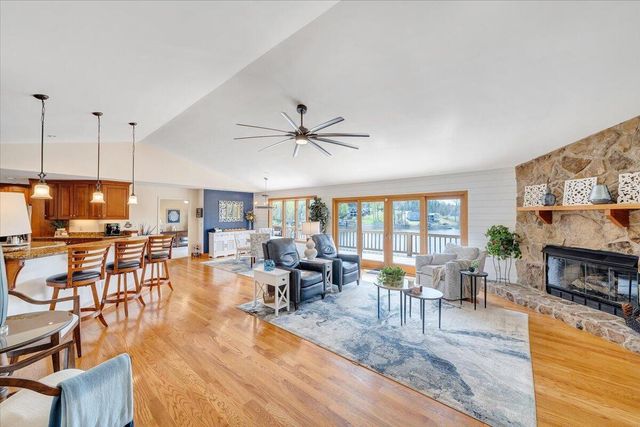 1055 REDBUD LN, Moneta, VA 24121