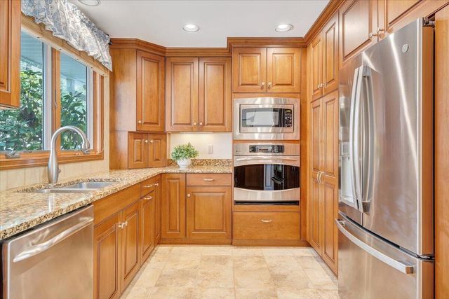 1055 REDBUD LN, Moneta, VA 24121