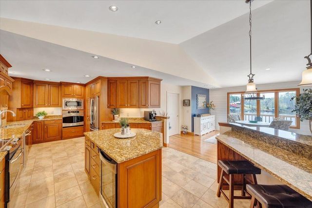 1055 REDBUD LN, Moneta, VA 24121