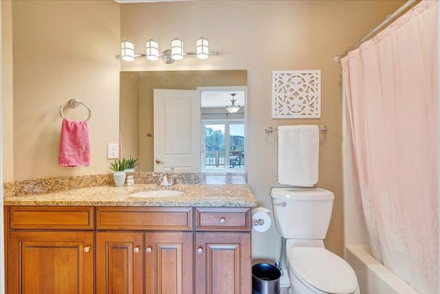 1055 REDBUD LN, Moneta, VA 24121