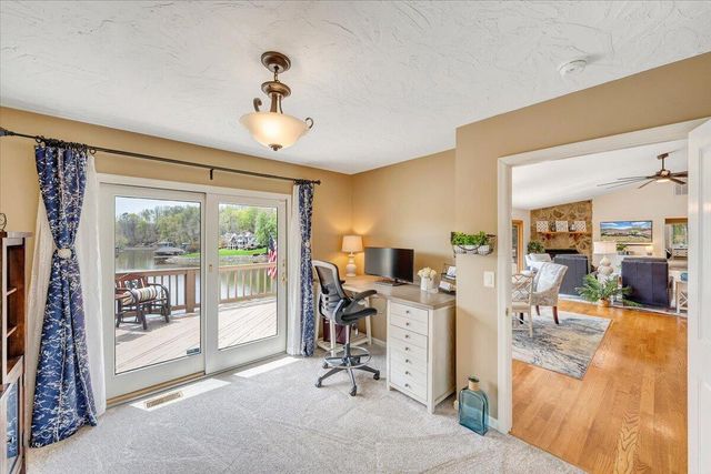1055 REDBUD LN, Moneta, VA 24121