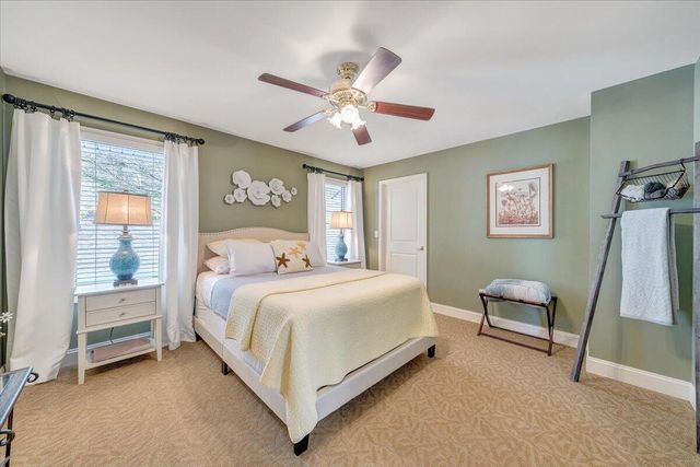 1055 REDBUD LN, Moneta, VA 24121