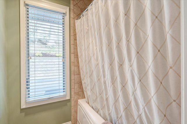 1055 REDBUD LN, Moneta, VA 24121