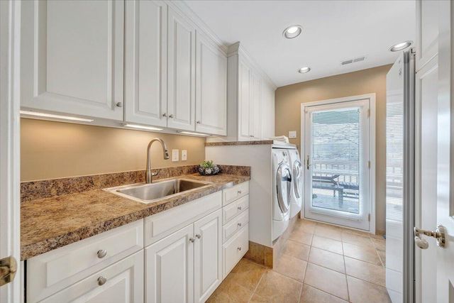 1055 REDBUD LN, Moneta, VA 24121