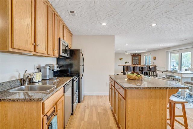 1055 REDBUD LN, Moneta, VA 24121