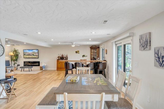 1055 REDBUD LN, Moneta, VA 24121