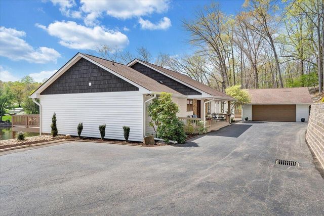 1055 REDBUD LN, Moneta, VA 24121