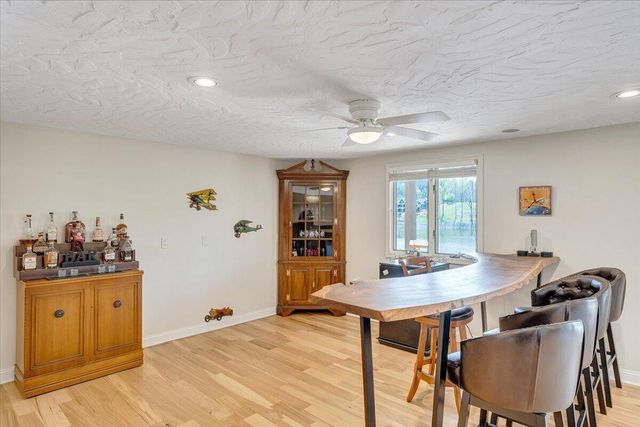 1055 REDBUD LN, Moneta, VA 24121