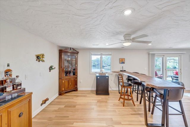 1055 REDBUD LN, Moneta, VA 24121