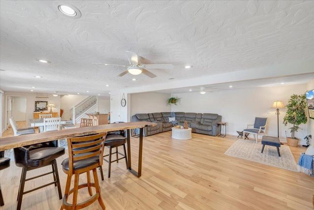 1055 REDBUD LN, Moneta, VA 24121