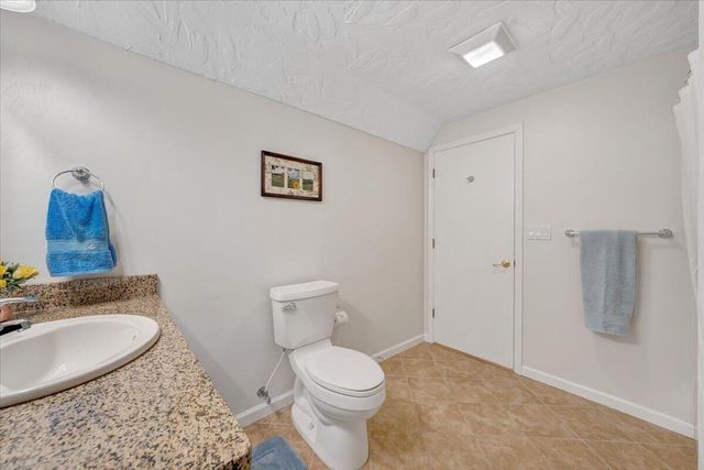 1055 REDBUD LN, Moneta, VA 24121