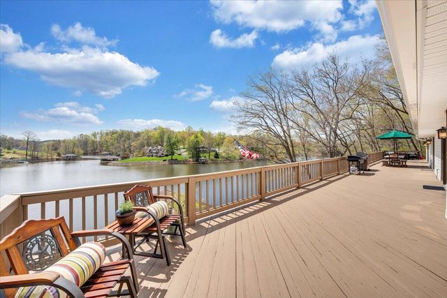 1055 REDBUD LN, Moneta, VA 24121