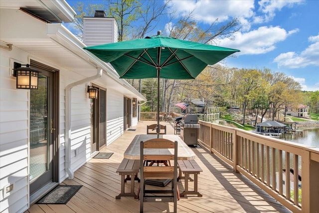 1055 REDBUD LN, Moneta, VA 24121
