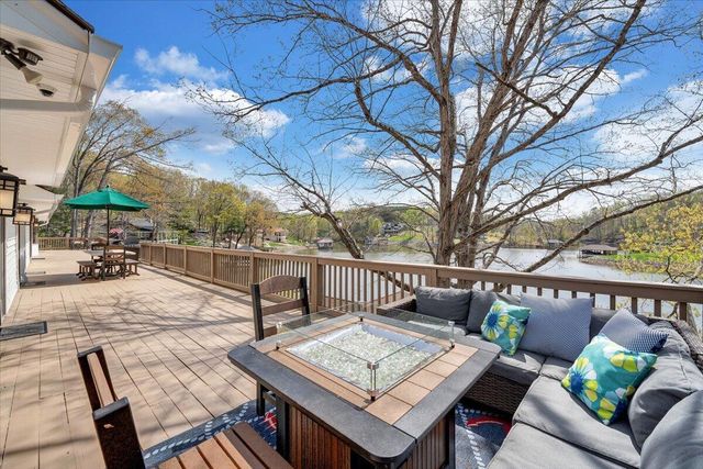 1055 REDBUD LN, Moneta, VA 24121