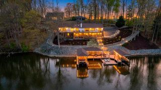 1055 REDBUD LN, Moneta, VA 24121