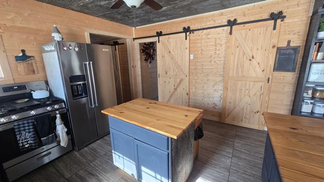 28143 N Island Circle, Hollandale, MN 56045