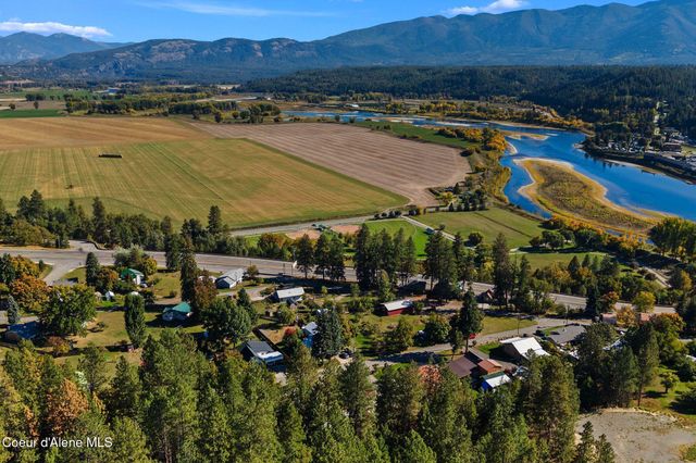 7492 Mohawk St, Bonners Ferry, ID 83805