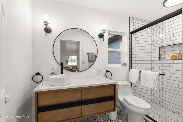 7492 Mohawk St, Bonners Ferry, ID 83805