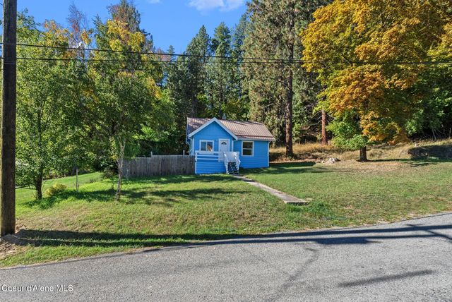 7492 Mohawk St, Bonners Ferry, ID 83805