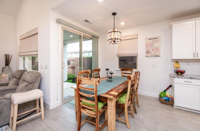 9024 Orlov Way, Roseville, CA 95747