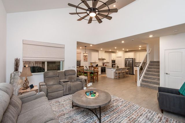 9024 Orlov Way, Roseville, CA 95747