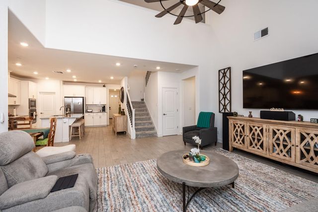 9024 Orlov Way, Roseville, CA 95747