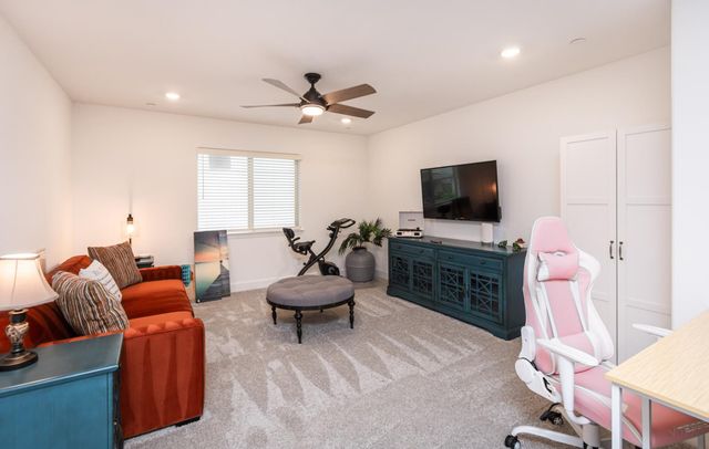 9024 Orlov Way, Roseville, CA 95747