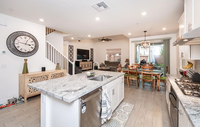 9024 Orlov Way, Roseville, CA 95747