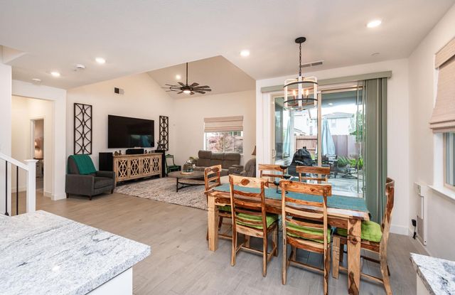 9024 Orlov Way, Roseville, CA 95747