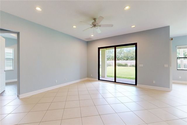 5537 57th Way, Vero Beach, FL 32967