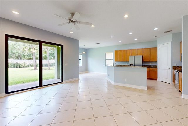 5537 57th Way, Vero Beach, FL 32967