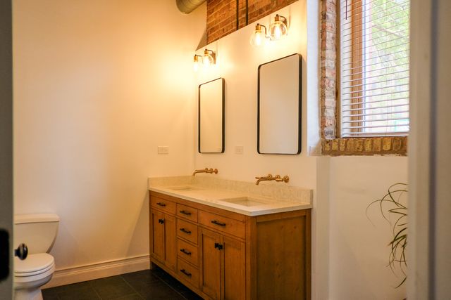 550 N Kingsbury Street 111, Chicago, IL 60654