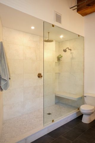 550 N Kingsbury Street 111, Chicago, IL 60654