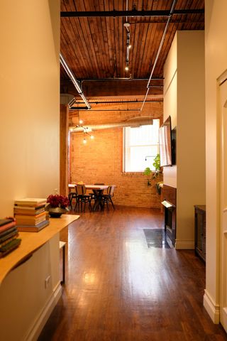 550 N Kingsbury Street 111, Chicago, IL 60654