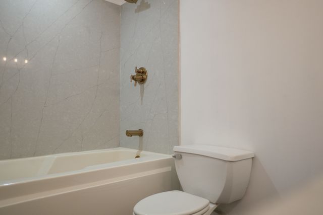 550 N Kingsbury Street 111, Chicago, IL 60654