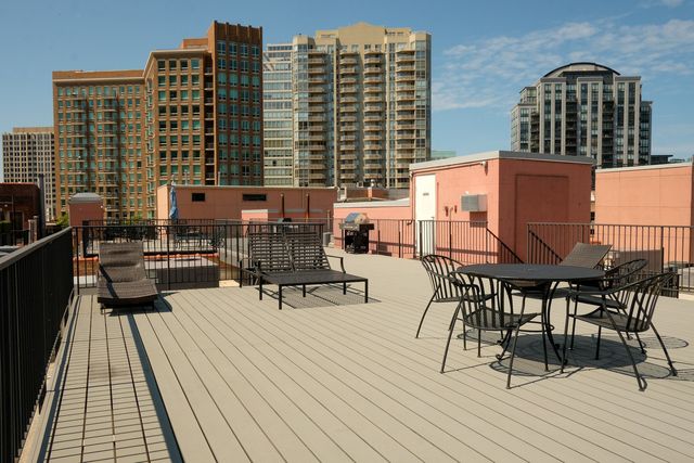 550 N Kingsbury Street 111, Chicago, IL 60654