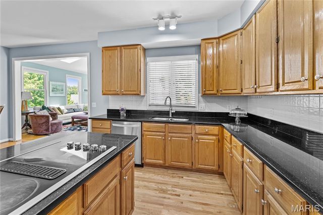 2320 Wellington Estates Drive, Chesterfield, MO 63017