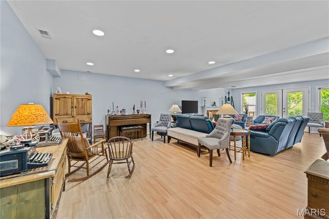 2320 Wellington Estates Drive, Chesterfield, MO 63017
