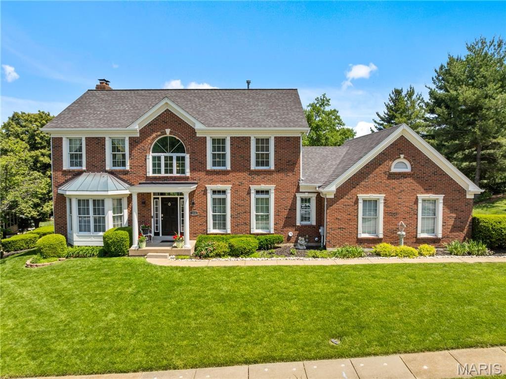 2320 Wellington Estates Drive, Chesterfield, MO 63017