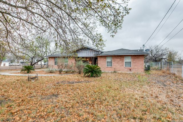 1551 W Villaret, San Antonio, TX 78224