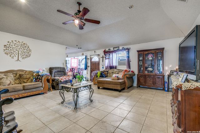 1551 W Villaret, San Antonio, TX 78224