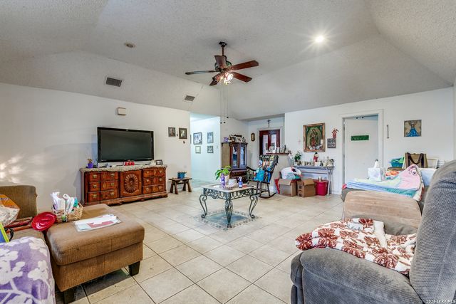 1551 W Villaret, San Antonio, TX 78224