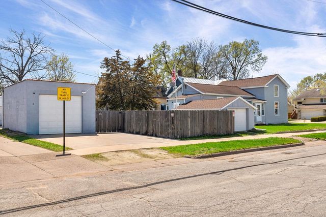 2303 13th STREET S, La Crosse, WI 54601